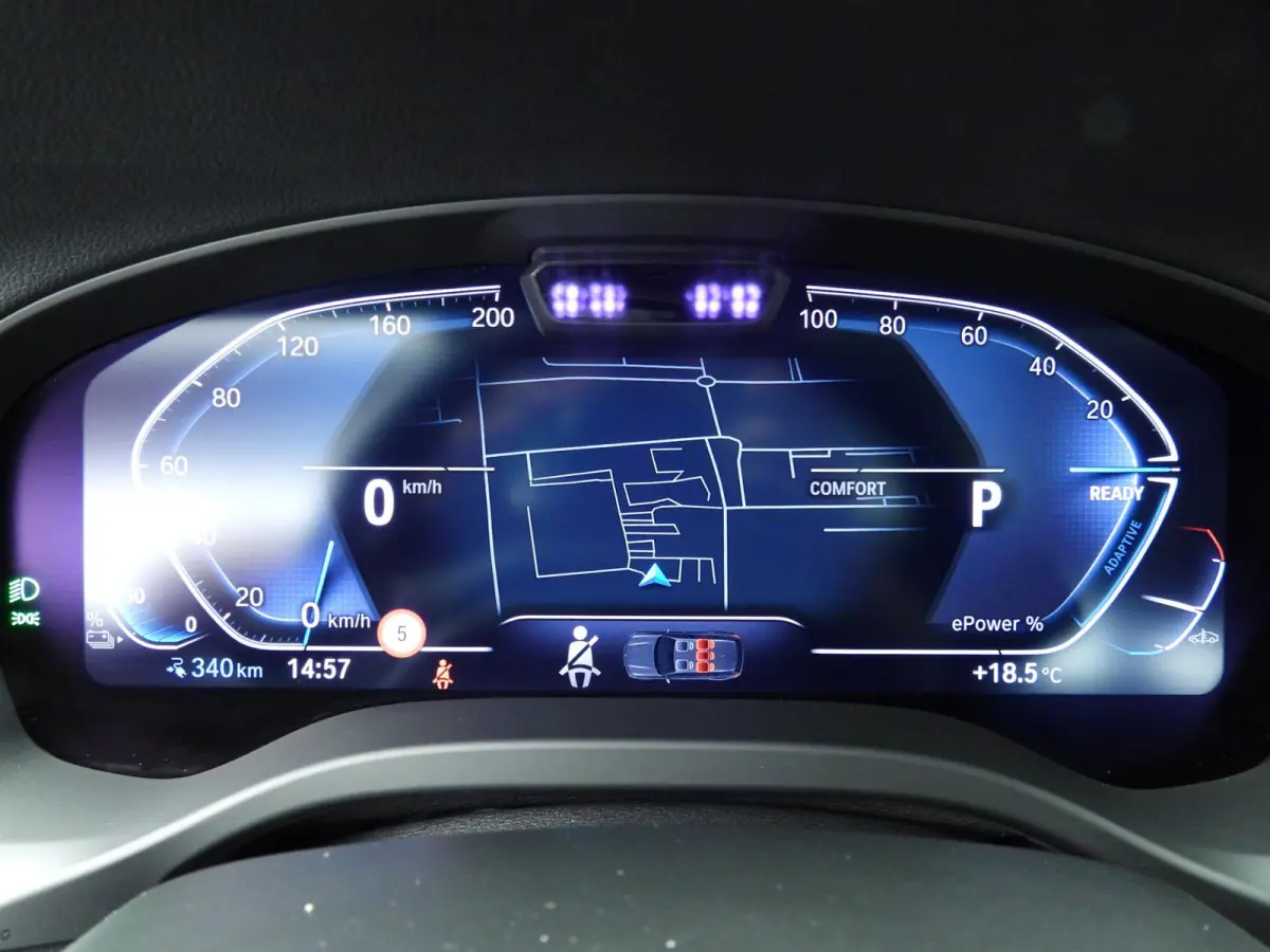 High Executive 80 kWh | LED | Leder | SOH 99% | HUD | Active cruise | Panoramadak | Trekhaak | Sportstoelen | DAB | Harman-kardon sound | Alu 20 inch