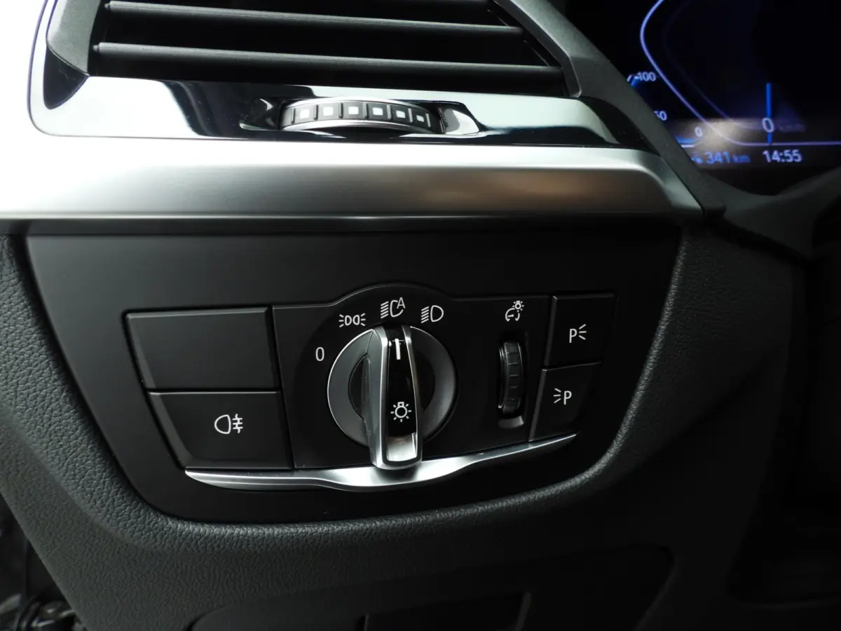 High Executive 80 kWh | LED | Leder | SOH 99% | HUD | Active cruise | Panoramadak | Trekhaak | Sportstoelen | DAB | Harman-kardon sound | Alu 20 inch