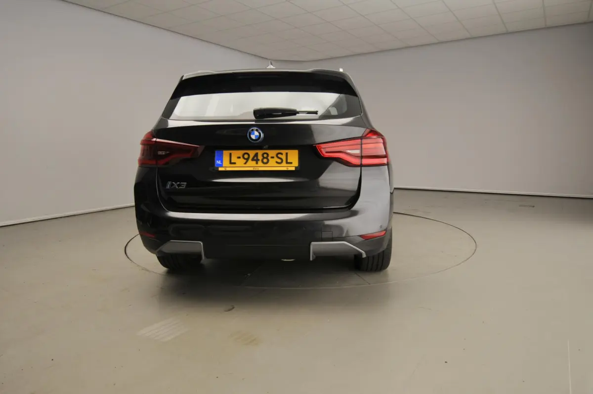 High Executive 80 kWh | LED | Leder | HUD | Active cruise | Panoramadak | Trekhaak | Sportstoelen | DAB | Harman-kardon sound | Alu 20 inch