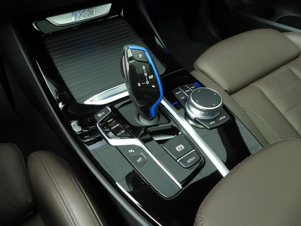 High Executive 80 kWh | LED | Leder | SOH 99% | HUD | Active cruise | Panoramadak | Trekhaak | Sportstoelen | DAB | Harman-kardon sound | Alu 20 inch