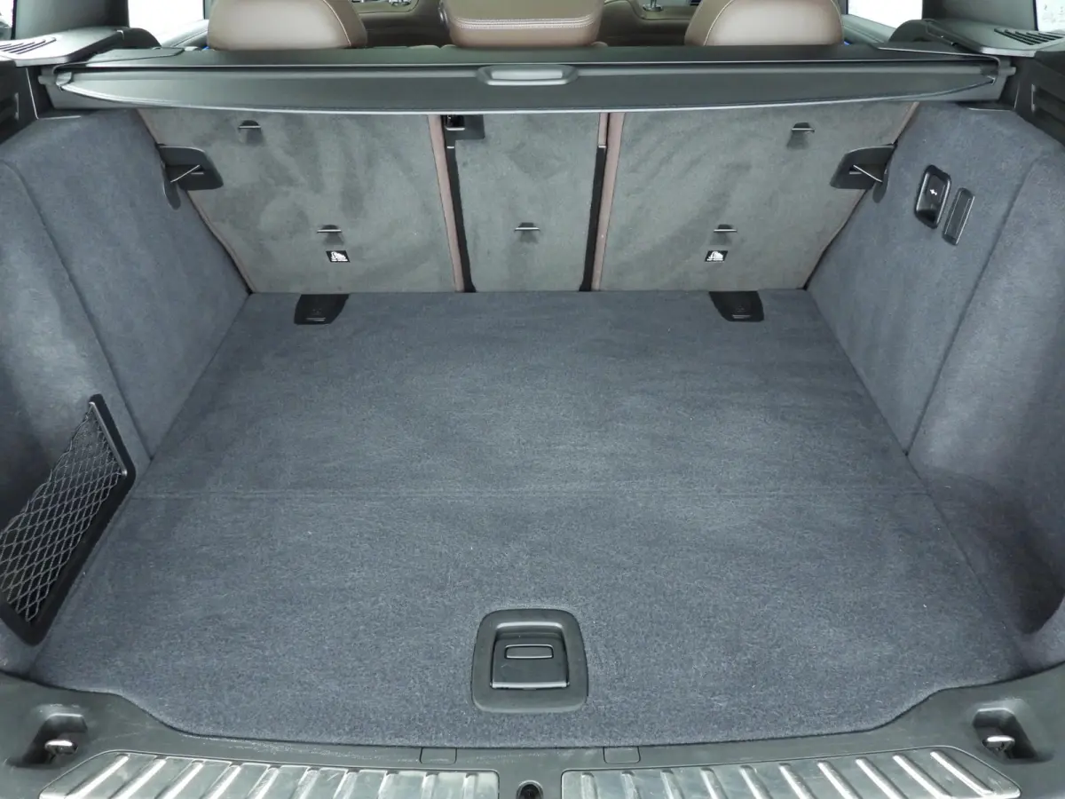 High Executive 80 kWh | LED | Leder | SOH 99% | HUD | Active cruise | Panoramadak | Trekhaak | Sportstoelen | DAB | Harman-kardon sound | Alu 20 inch