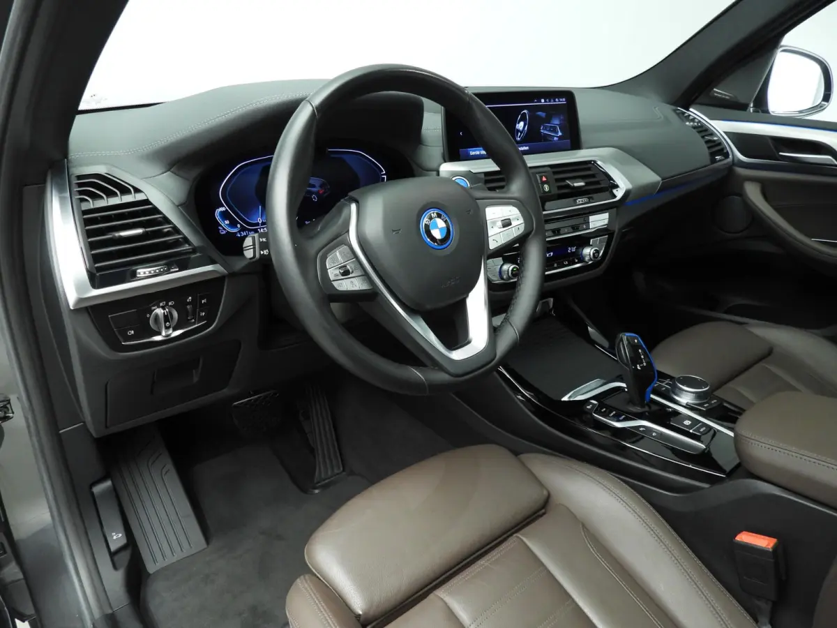 High Executive 80 kWh | LED | Leder | HUD | Active cruise | Panoramadak | Trekhaak | Sportstoelen | DAB | Harman-kardon sound | Alu 20 inch