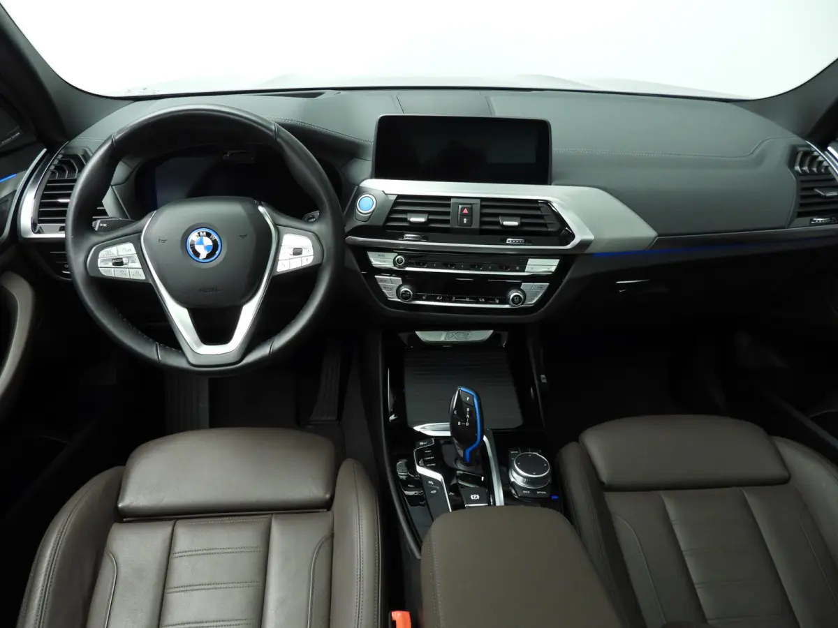 High Executive 80 kWh | LED | Leder | SOH 99% | HUD | Active cruise | Panoramadak | Trekhaak | Sportstoelen | DAB | Harman-kardon sound | Alu 20 inch