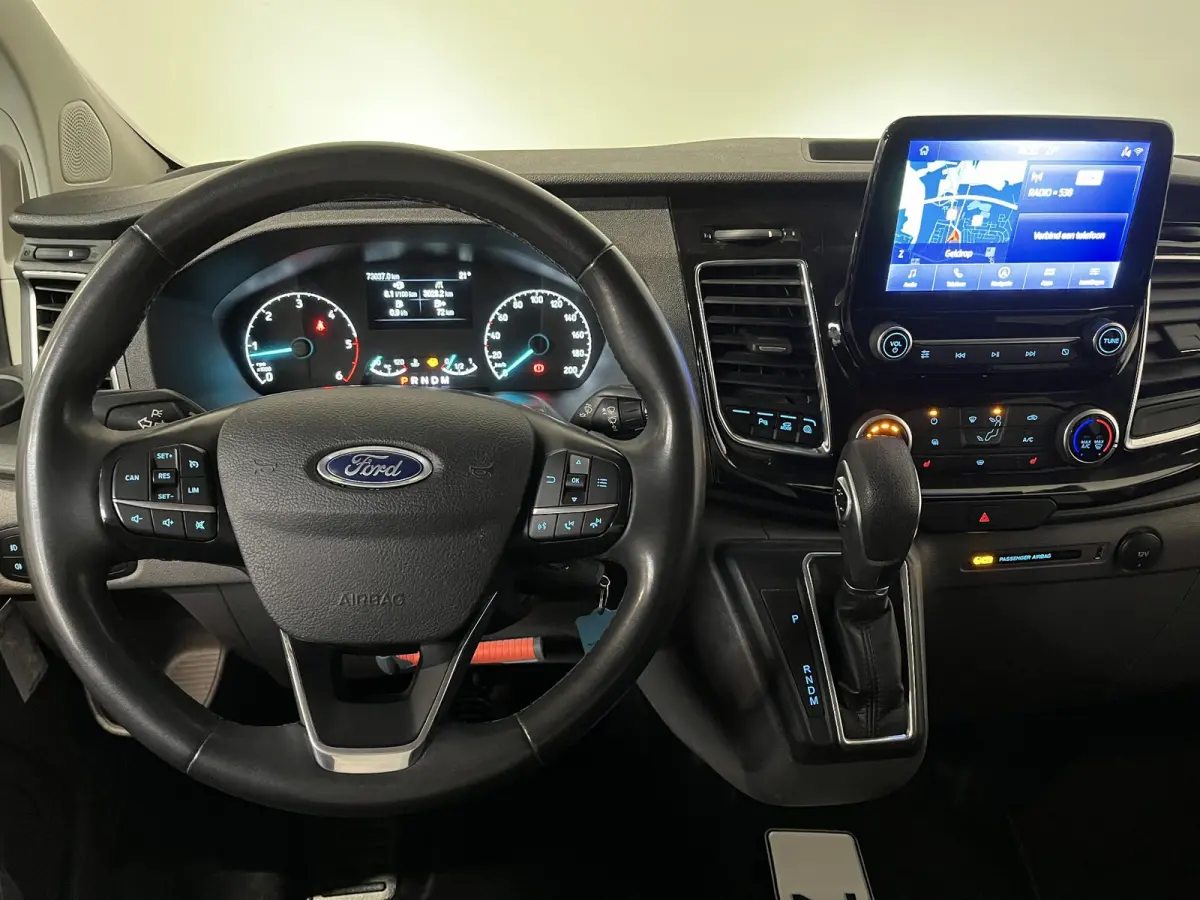 300 2.0 TDCI L2H1 Limited Dubbele cabine Navigatie Airco 2 Schuifdeuren Trekhaak Parkeersensoren Apple Carplay