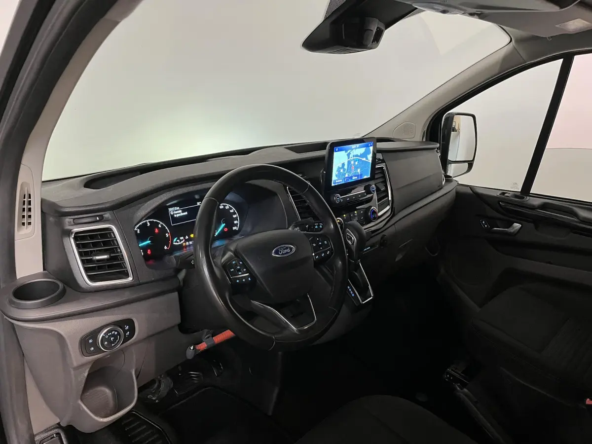 300 2.0 TDCI L2H1 Limited Dubbele cabine Navigatie Airco 2 Schuifdeuren Trekhaak Parkeersensoren Apple Carplay