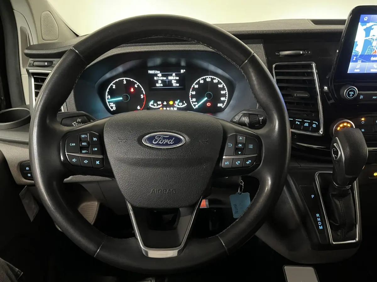 300 2.0 TDCI L2H1 Limited Dubbele cabine Navigatie Airco 2 Schuifdeuren Trekhaak Parkeersensoren Apple Carplay