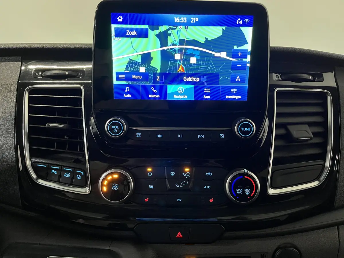 300 2.0 TDCI L2H1 Limited Dubbele cabine Navigatie Airco 2 Schuifdeuren Trekhaak Parkeersensoren Apple Carplay