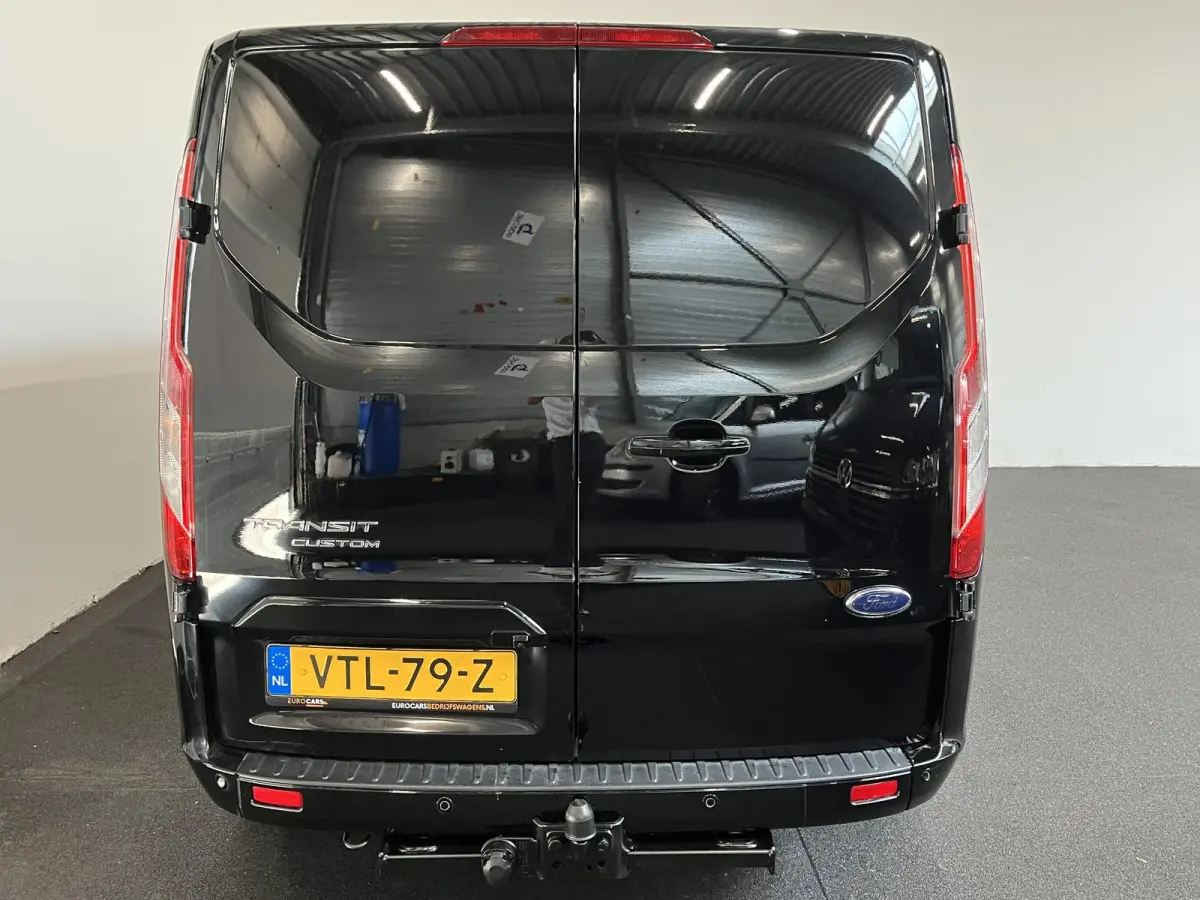 300 2.0 TDCI L2H1 Limited Dubbele cabine Navigatie Airco 2 Schuifdeuren Trekhaak Parkeersensoren Apple Carplay