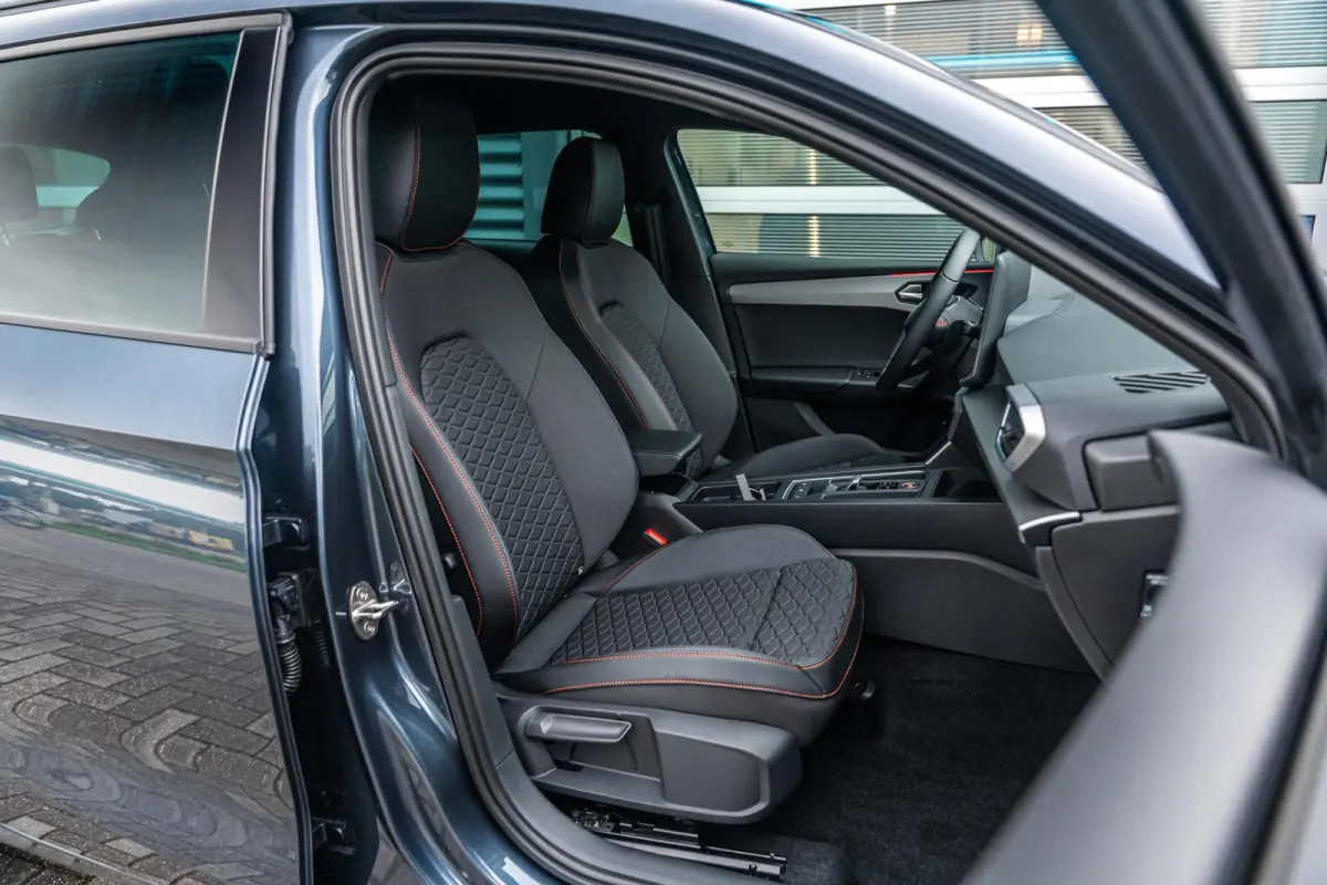 1.5 TSI 204pk DSG e-Hybrid FR Business | LMV 18'' | Trekhaak Uitklapbaar