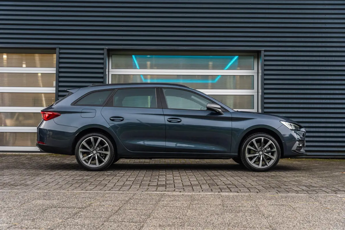 1.5 TSI 204pk DSG e-Hybrid FR Business | LMV 18'' | Trekhaak Uitklapbaar
