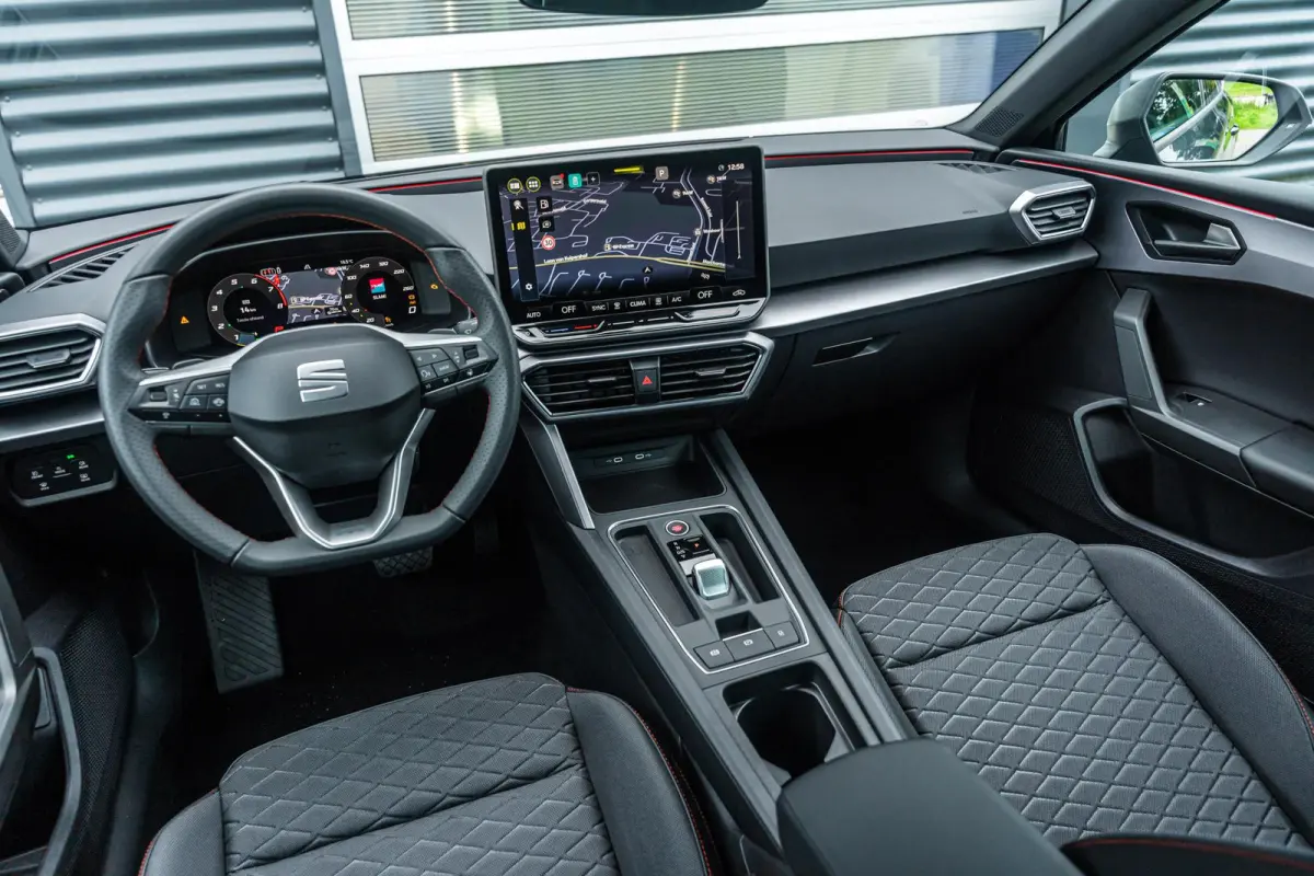 1.5 TSI 204pk DSG e-Hybrid FR Business | LMV 18'' | Trekhaak Uitklapbaar