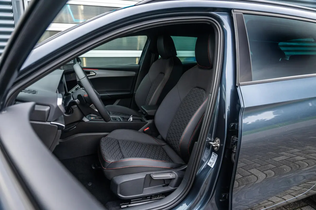 1.5 TSI 204pk DSG e-Hybrid FR Business | LMV 18'' | Trekhaak Uitklapbaar