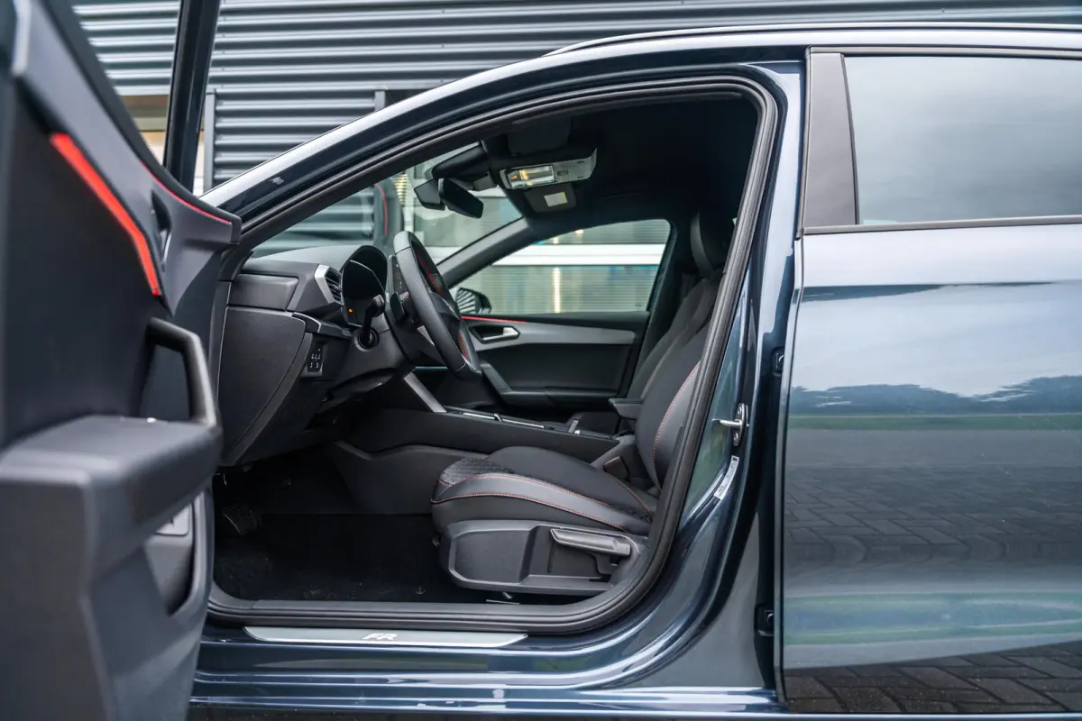 1.5 TSI 204pk DSG e-Hybrid FR Business | LMV 18'' | Trekhaak Uitklapbaar