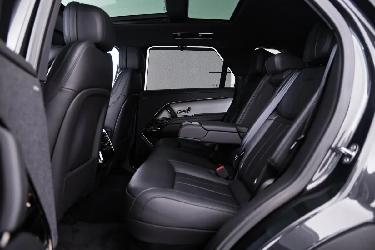 3.0 P460e Dynamic SE PHEV Panoramadak - Mistlampen Voor - Cold Climate Pack - Meridian Signature audiosysteem - Verwarmbare stuurwielrand - Getinte Ruiten - Verwarmbare Voorruit -