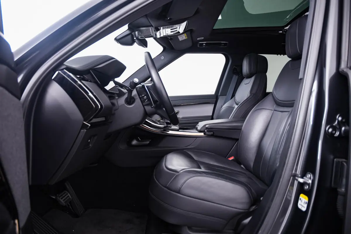 3.0 P460e Dynamic SE PHEV Panoramadak - Mistlampen Voor - Cold Climate Pack - Meridian Signature audiosysteem - Verwarmbare stuurwielrand - Getinte Ruiten - Verwarmbare Voorruit -