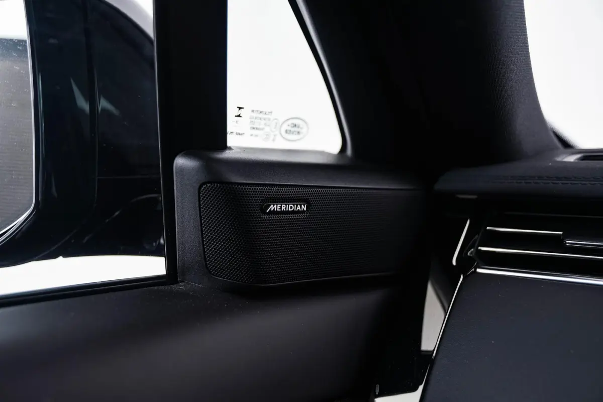 3.0 P460e Dynamic SE PHEV Panoramadak - Mistlampen Voor - Cold Climate Pack - Meridian Signature audiosysteem - Verwarmbare stuurwielrand - Getinte Ruiten - Verwarmbare Voorruit -