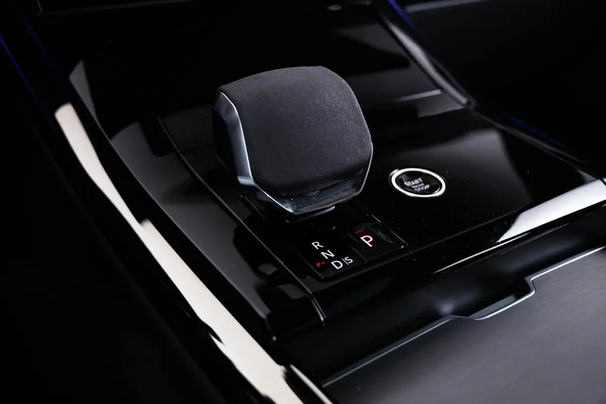 3.0 P460e Dynamic SE PHEV Panoramadak - Mistlampen Voor - Cold Climate Pack - Meridian Signature audiosysteem - Verwarmbare stuurwielrand - Getinte Ruiten - Verwarmbare Voorruit -