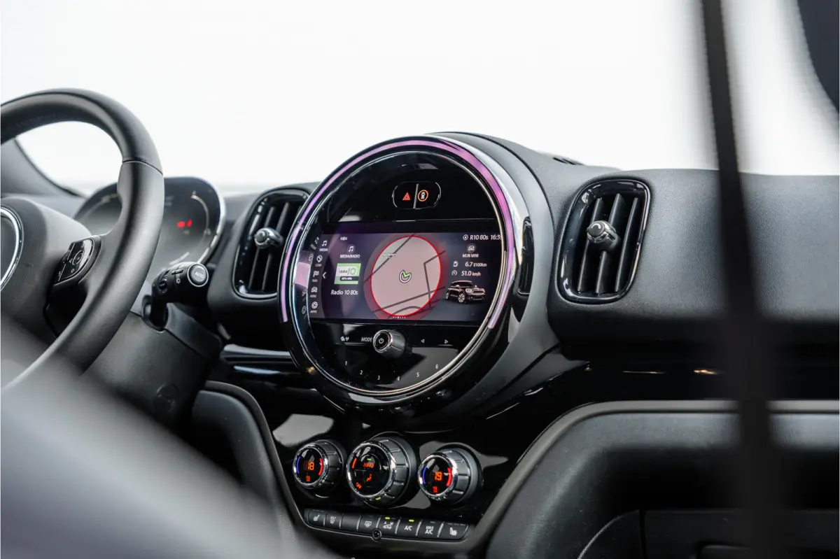 1.5 Cooper ALL4 Leder / Camera / 18 inch / Carplay
