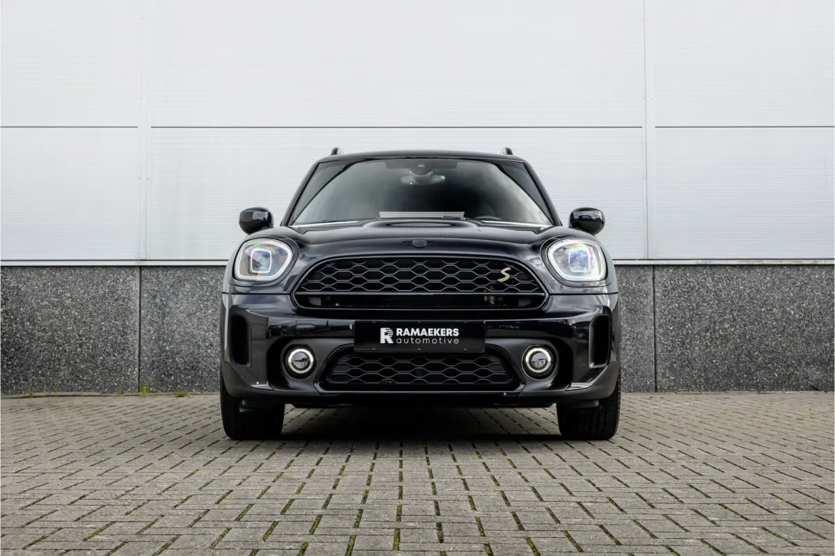 1.5 Cooper ALL4 Leder / Camera / 18 inch / Carplay