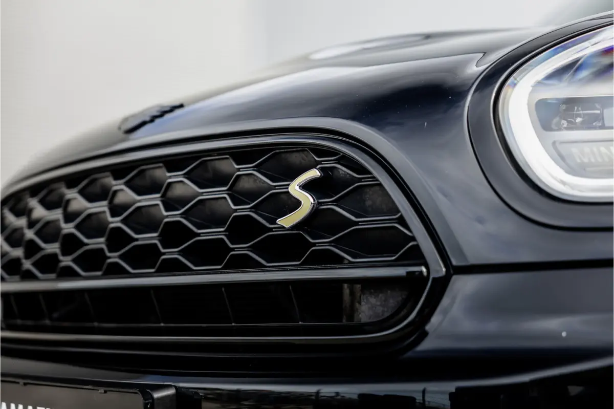 1.5 Cooper ALL4 Leder / Camera / 18 inch / Carplay
