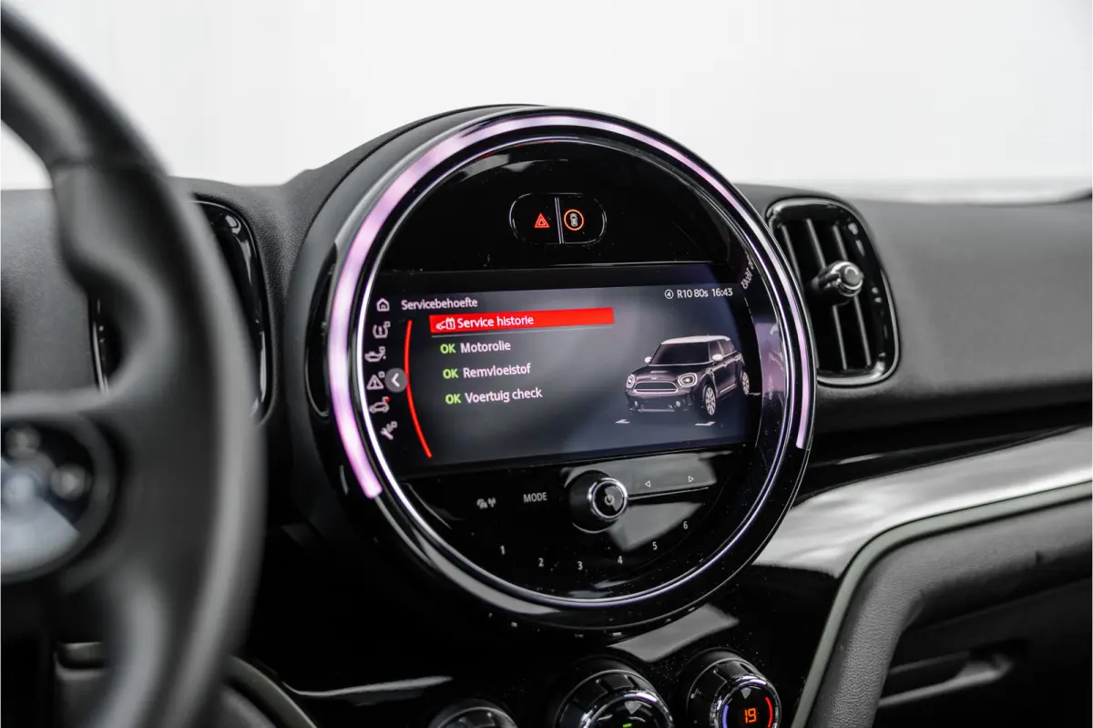 1.5 Cooper ALL4 Leder / Camera / 18 inch / Carplay