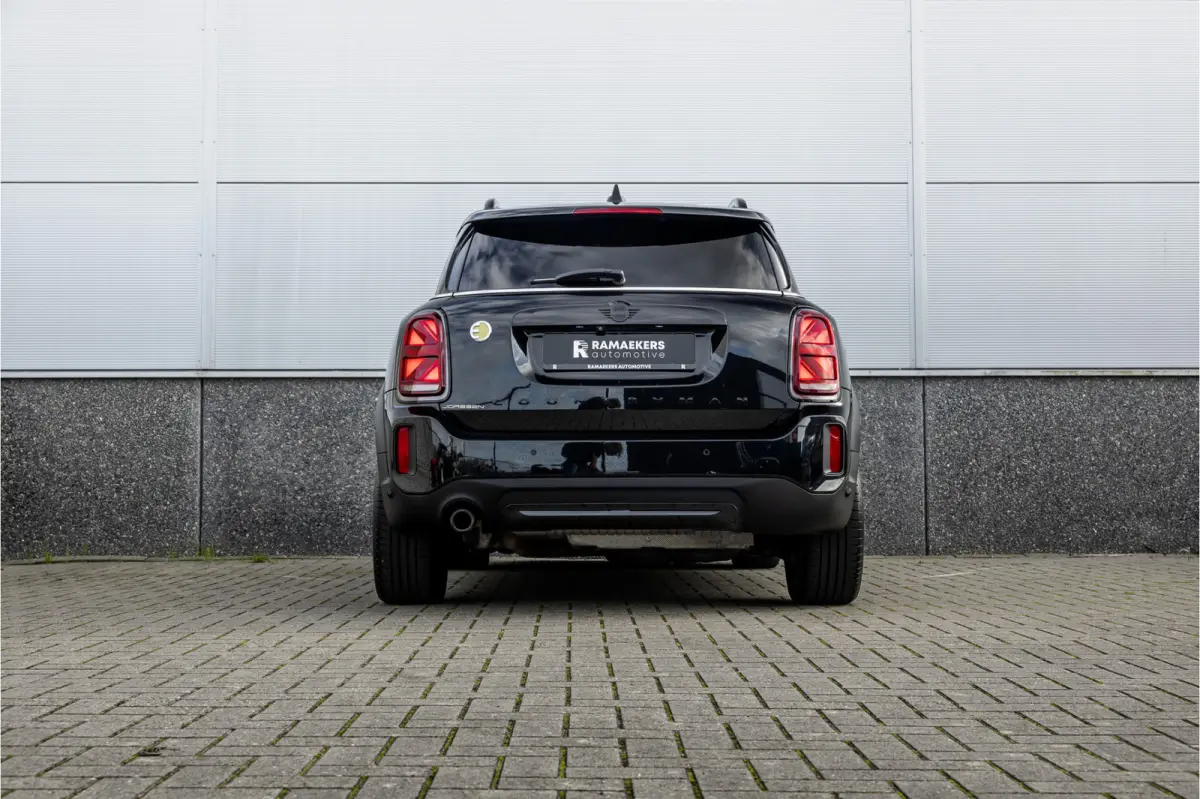 1.5 Cooper ALL4 Leder / Camera / 18 inch / Carplay