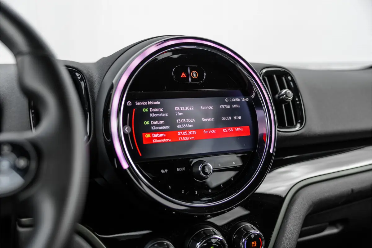 1.5 Cooper ALL4 Leder / Camera / 18 inch / Carplay