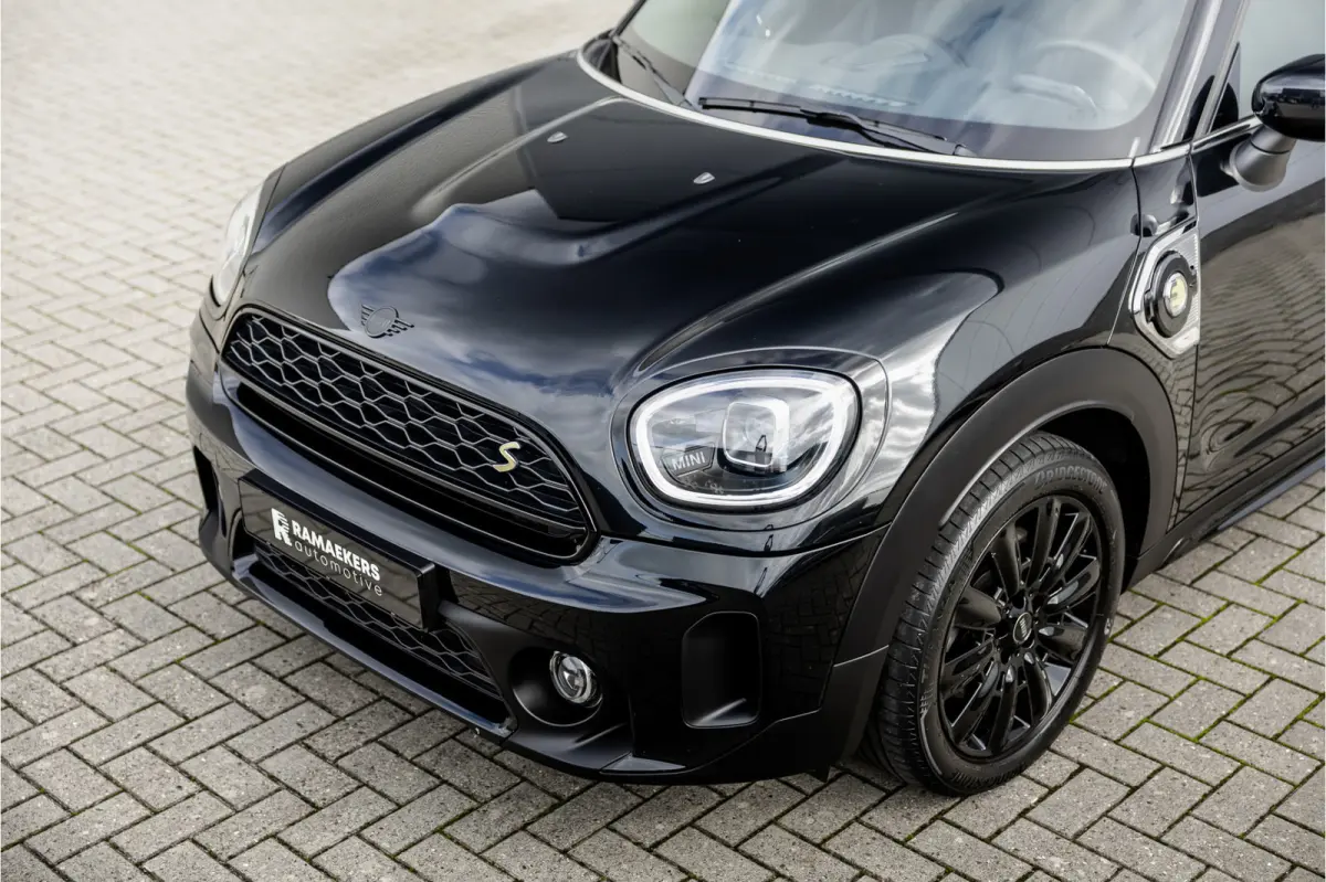 1.5 Cooper ALL4 Leder / Camera / 18 inch / Carplay