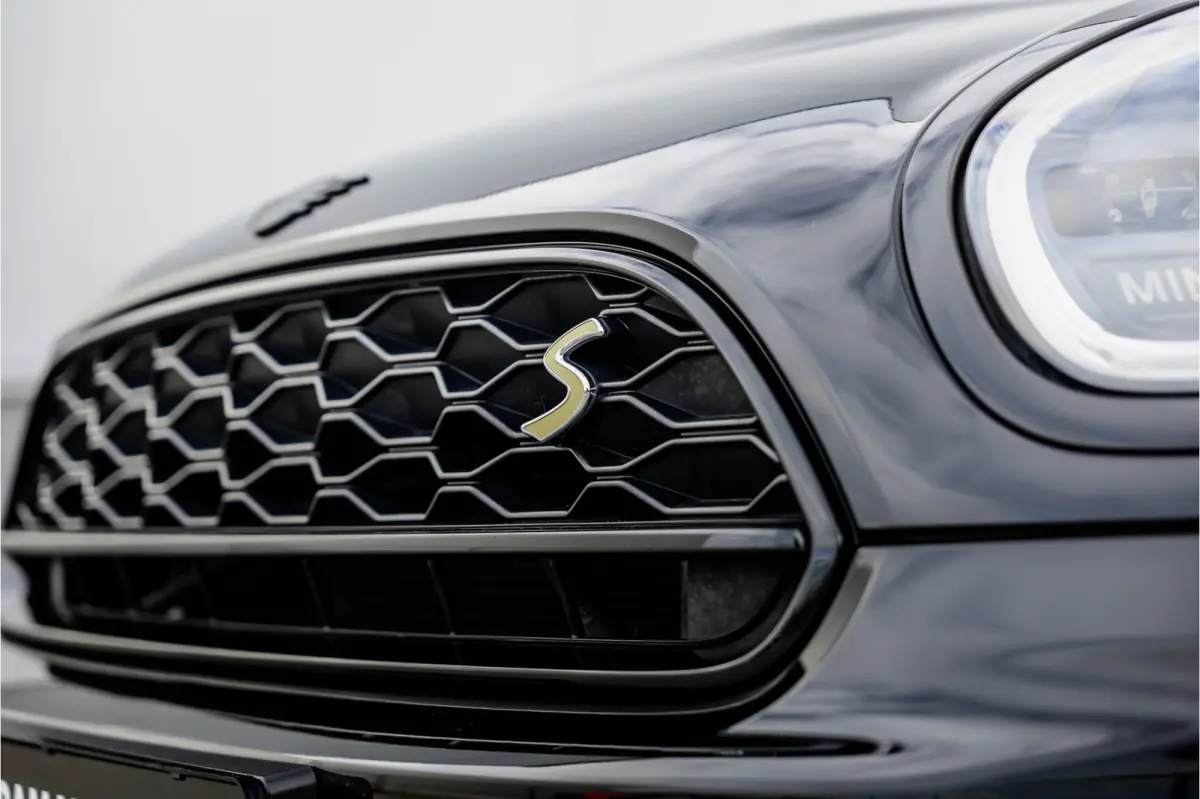 1.5 Cooper ALL4 Leder / Camera / 18 inch / Carplay