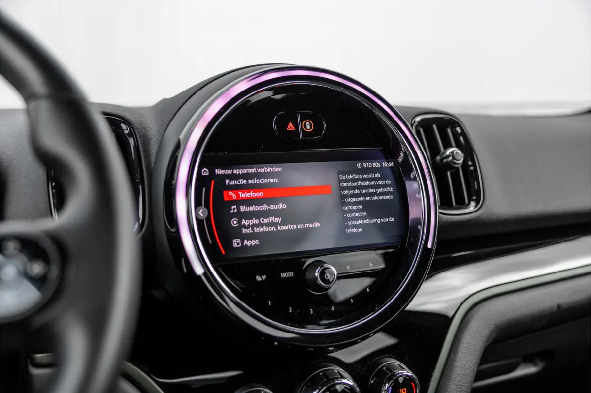 1.5 Cooper ALL4 Leder / Camera / 18 inch / Carplay