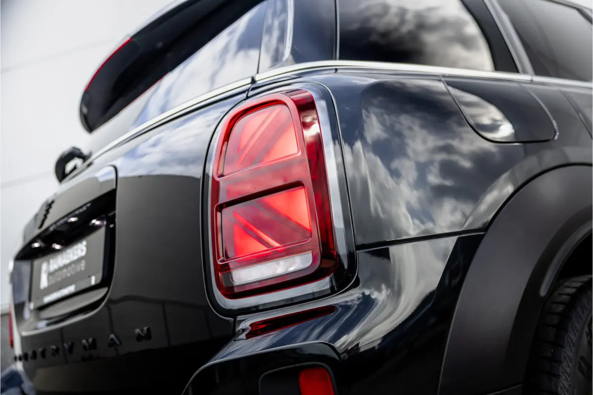 1.5 Cooper ALL4 Leder / Camera / 18 inch / Carplay