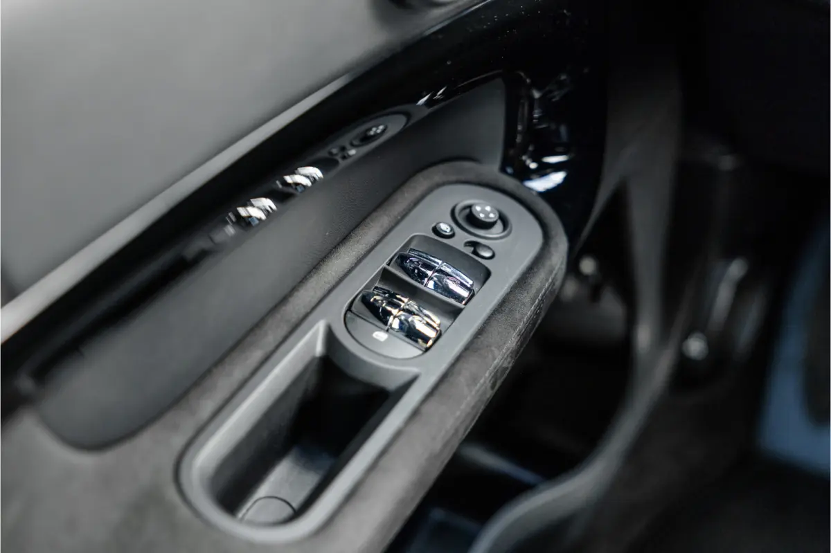 1.5 Cooper ALL4 Leder / Camera / 18 inch / Carplay