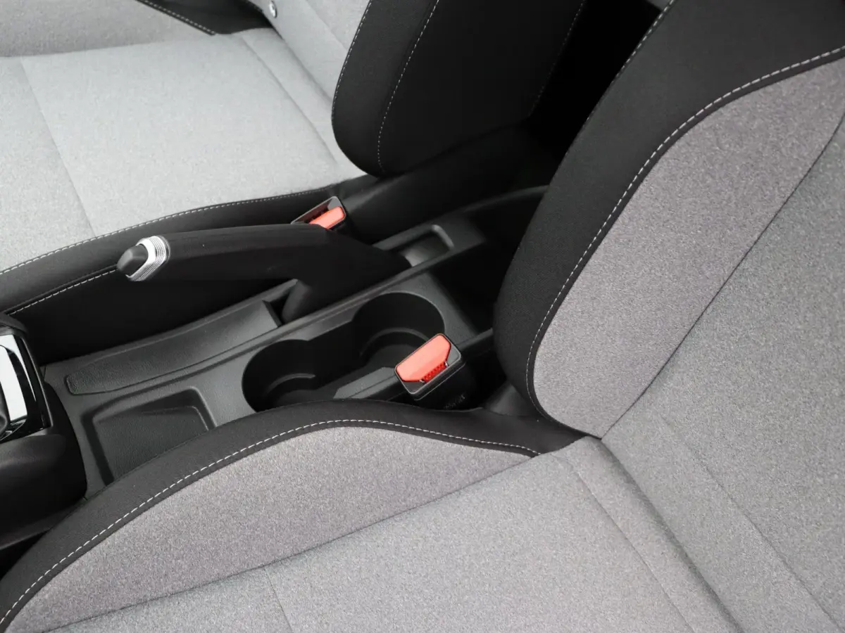 TCe 90pk GPF evolution | Airco | Parkeersensoren achter | Cruise control | Apple carplay | Vierseizoenbanden |