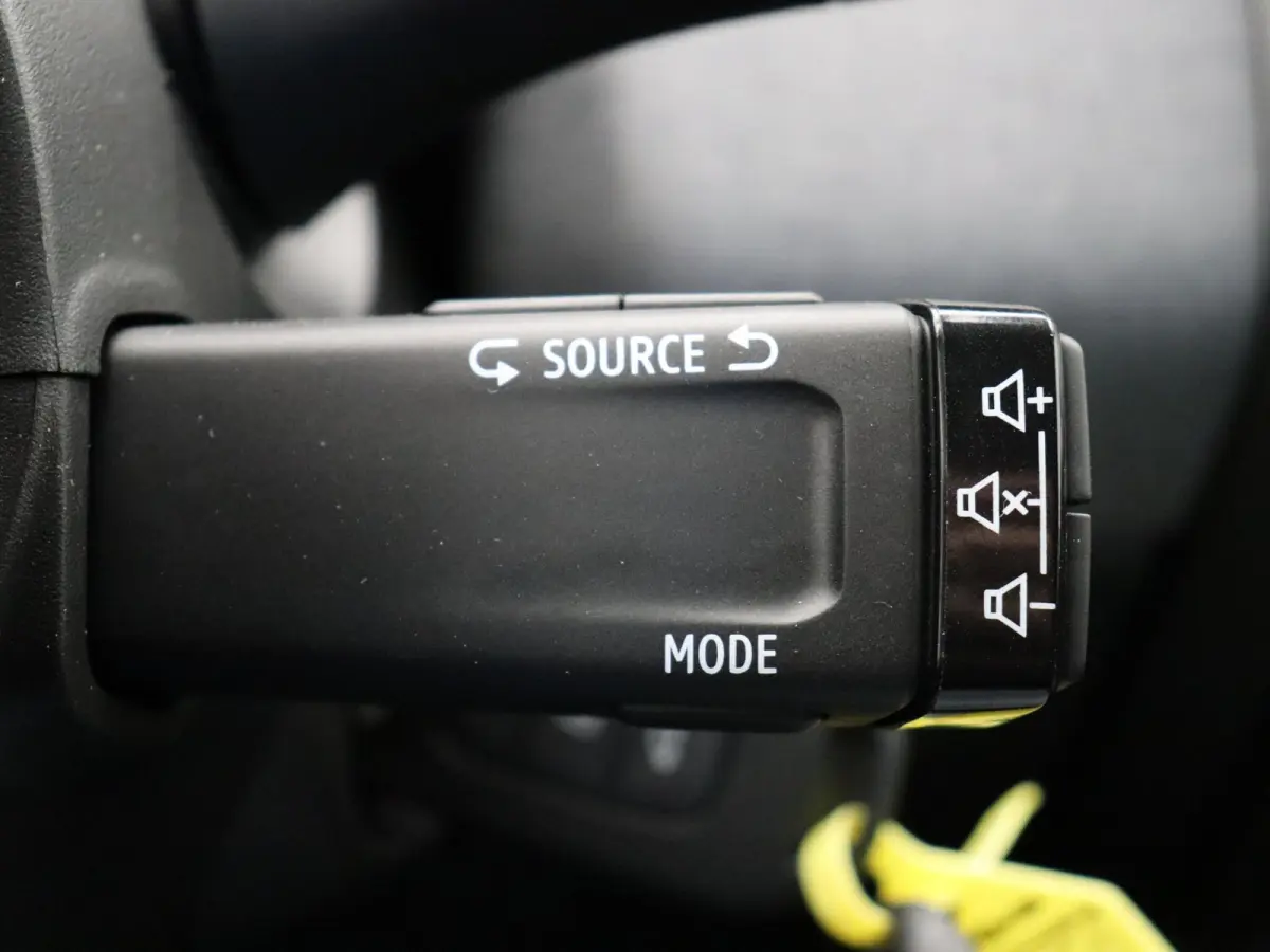 TCe 90pk GPF evolution | Airco | Parkeersensoren achter | Cruise control | Apple carplay | Vierseizoenbanden |
