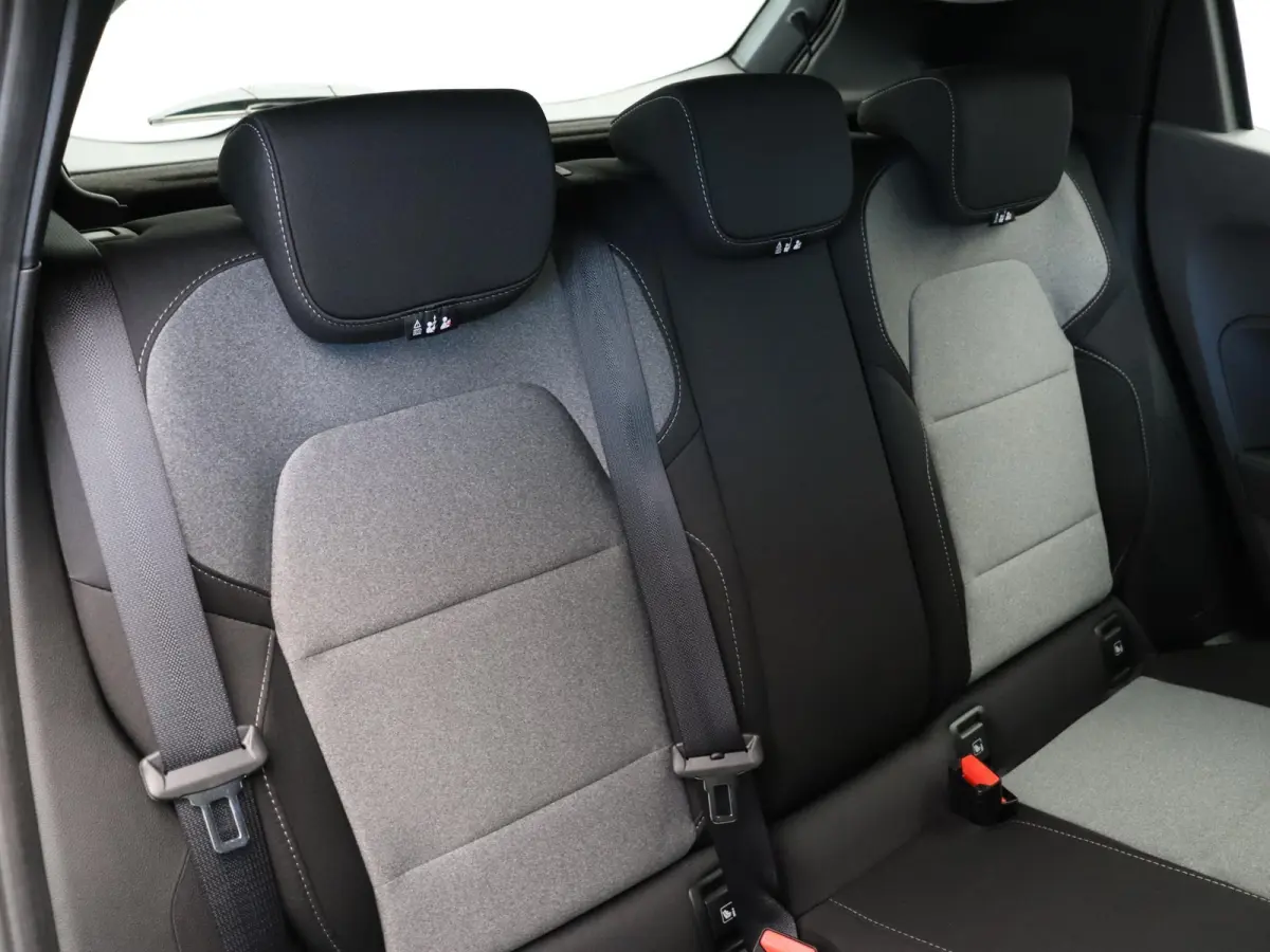 TCe 90pk GPF evolution | Airco | Parkeersensoren achter | Cruise control | Apple carplay | Vierseizoenbanden |