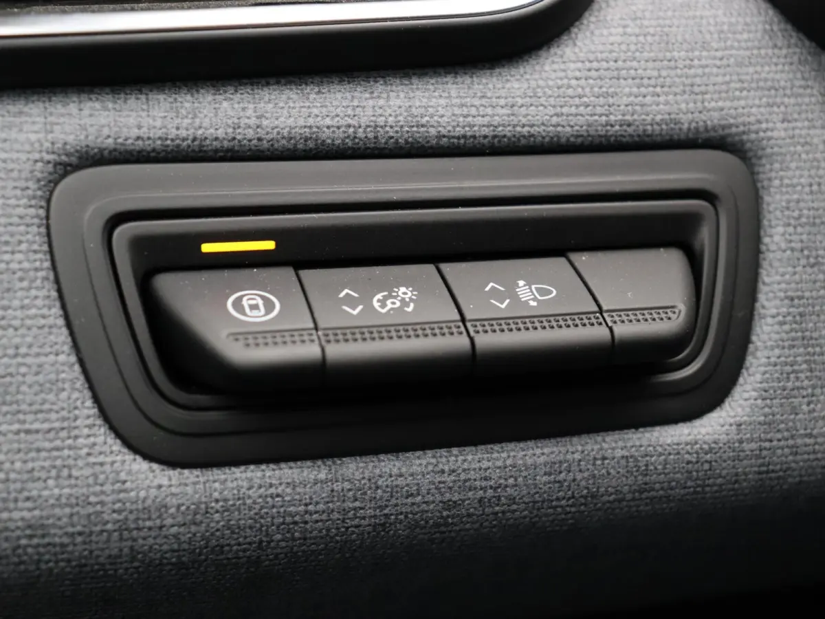 TCe 90pk GPF evolution | Airco | Parkeersensoren achter | Cruise control | Apple carplay | Vierseizoenbanden |