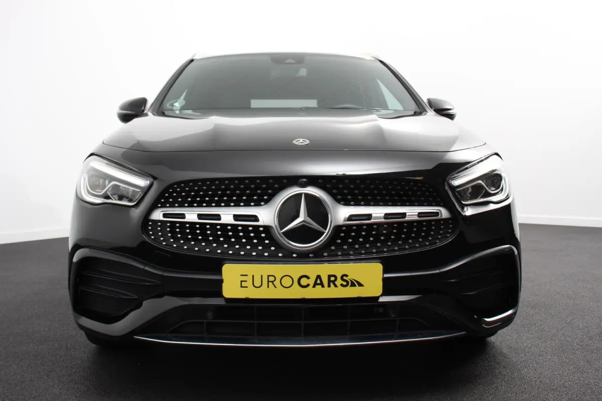 200 Automaat AMG Line Navigatie Climate Control Camera Parkeer sensoren Stoelverwarming Electrisch bedienbare achterklep Dab Led Sfeerverlichting Extra Getint Glas