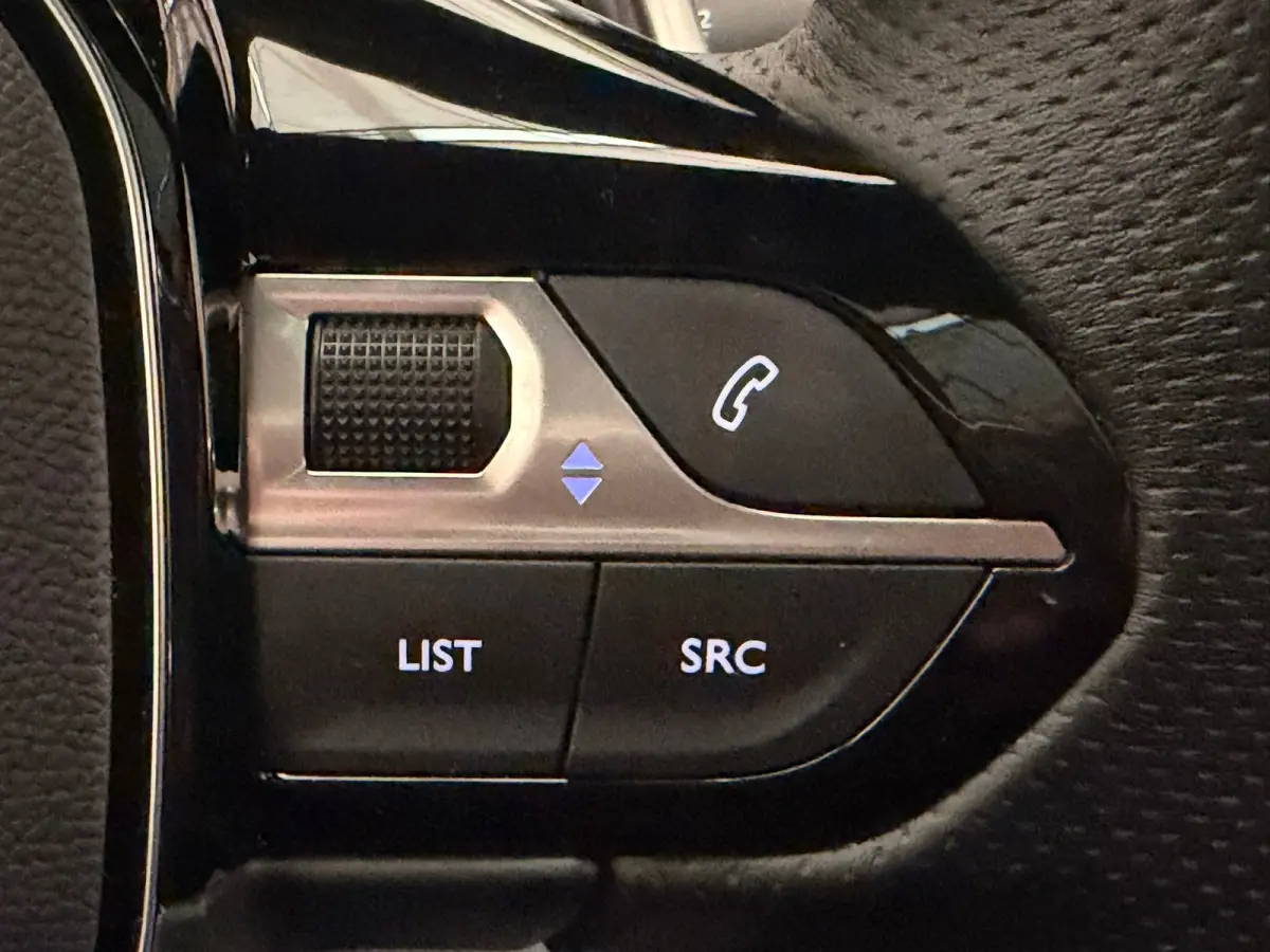 1.2 Hybrid GT Panorama Dak | Elek. Stoelen met Massage | Elek. Achterklep | Alcantara | Adaptieve Cruise | keyless | LED | Carplay | Airco (automatisch) | Apple Carplay/Android Auto|telefoon