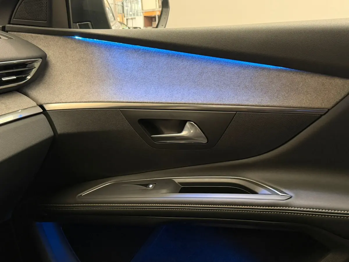 1.2 Hybrid GT Panorama Dak | Elek. Stoelen met Massage | Elek. Achterklep | Alcantara | Adaptieve Cruise | keyless | LED | Carplay | Airco (automatisch) | Apple Carplay/Android Auto|telefoon