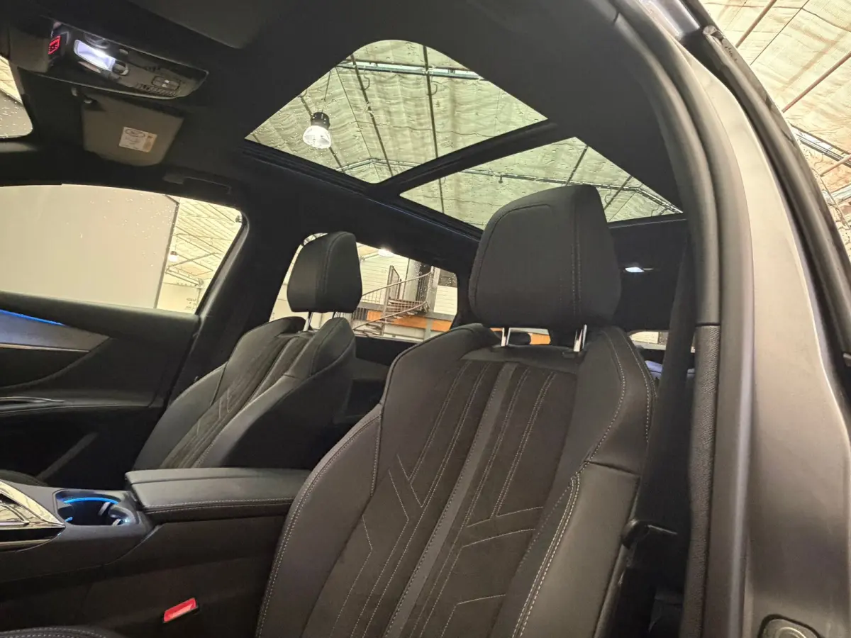 1.2 Hybrid GT Panorama Dak | Elek. Stoelen met Massage | Elek. Achterklep | Alcantara | Adaptieve Cruise | keyless | LED | Carplay | Airco (automatisch) | Apple Carplay/Android Auto|telefoon