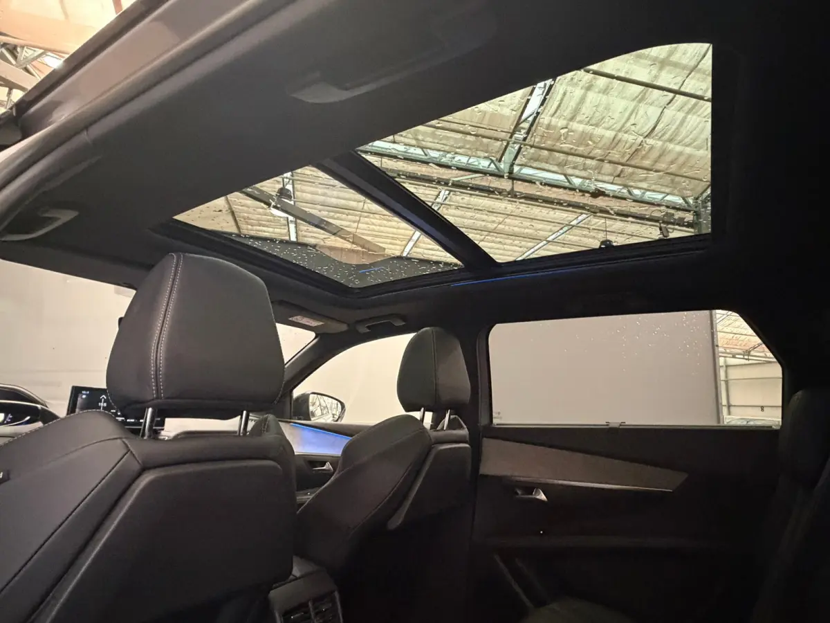 1.2 Hybrid GT Panorama Dak | Elek. Stoelen met Massage | Elek. Achterklep | Alcantara | Adaptieve Cruise | keyless | LED | Carplay | Airco (automatisch) | Apple Carplay/Android Auto|telefoon