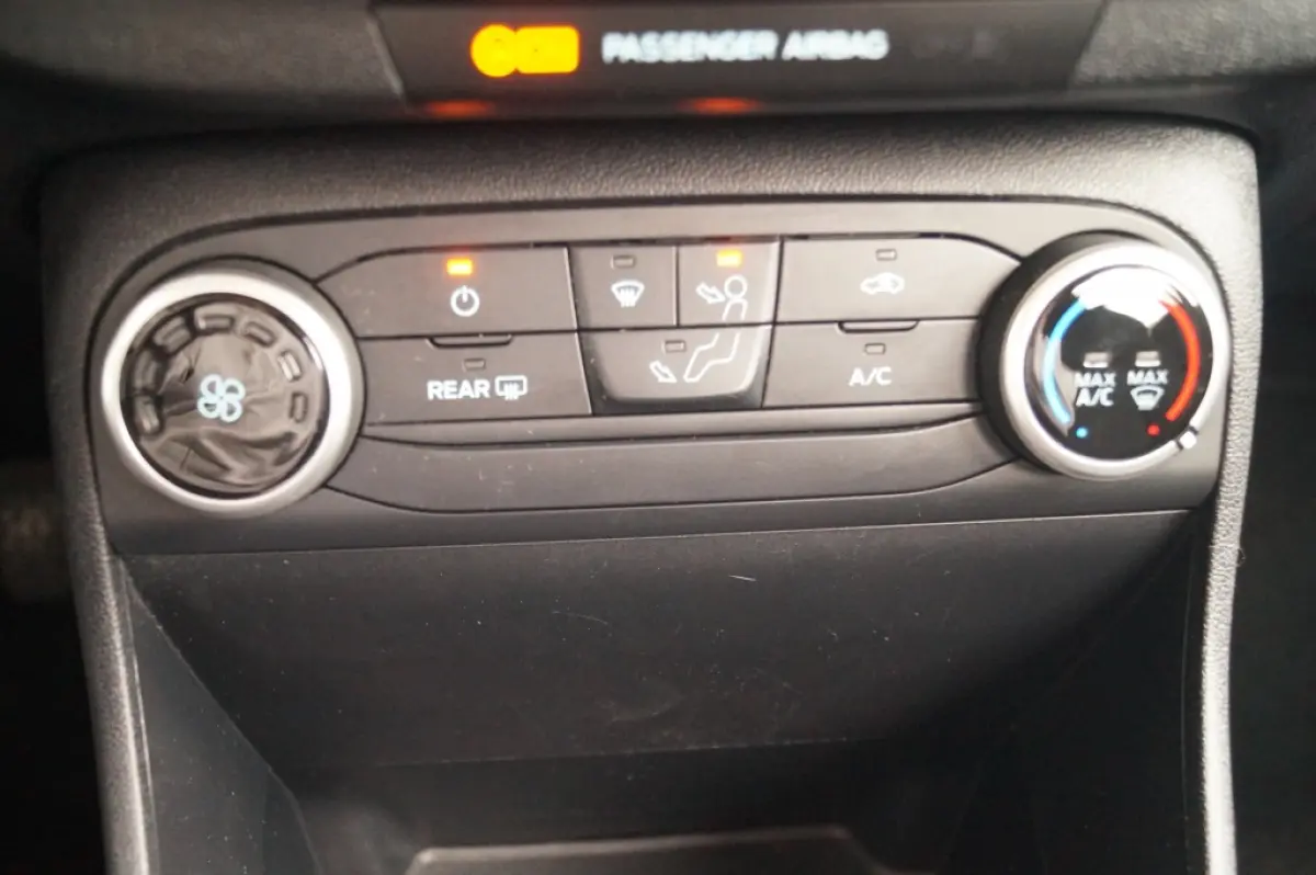 1.0 EcoBoost Connected -NAVI-CRUISE-PDC-AIRCO-