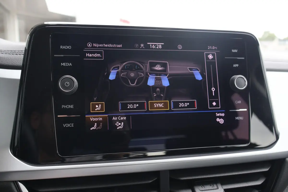 1.0 TSI 110pk Life | Navigatie | PDC | Climate Control | Carplay