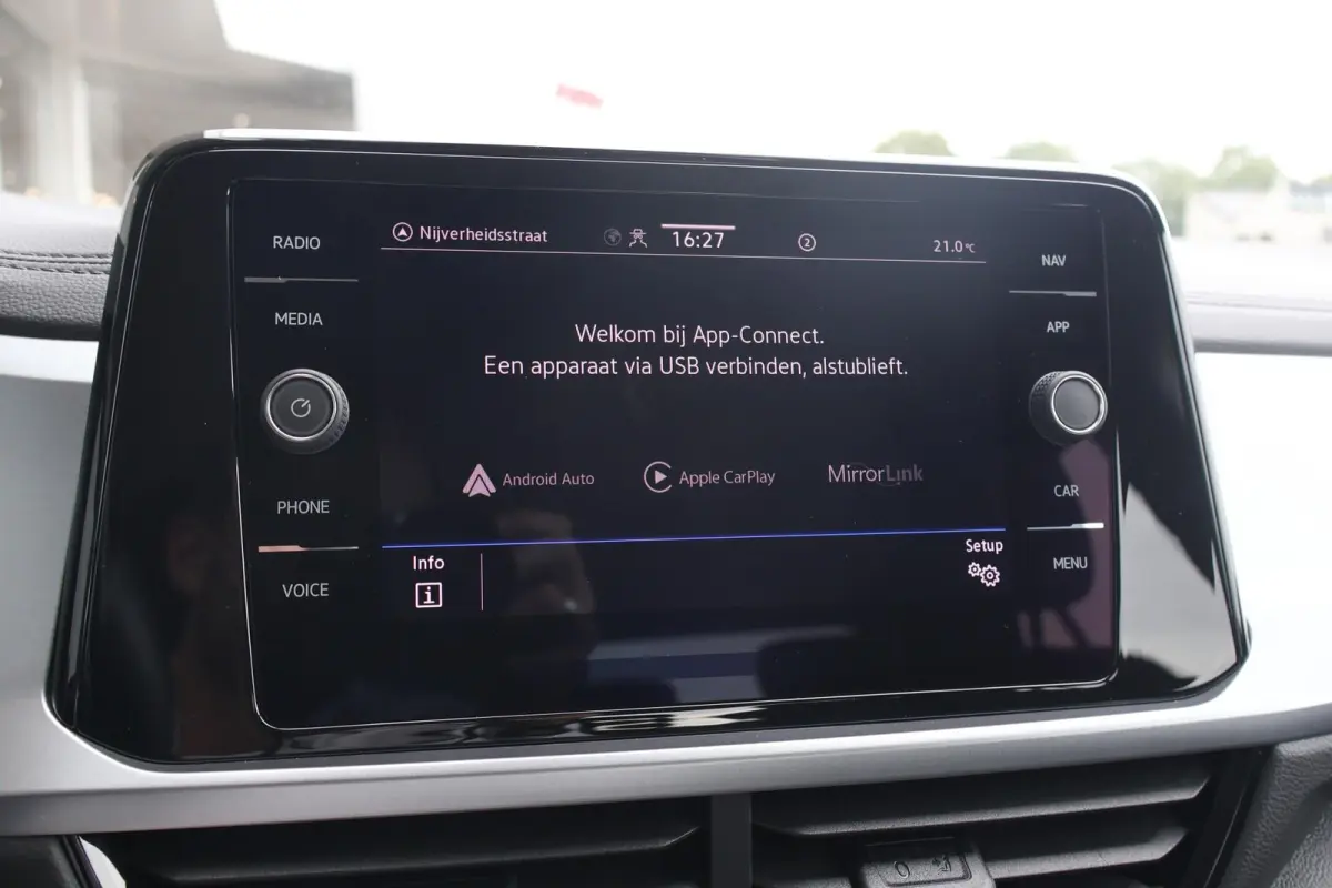 1.0 TSI 110pk Life | Navigatie | PDC | Climate Control | Carplay