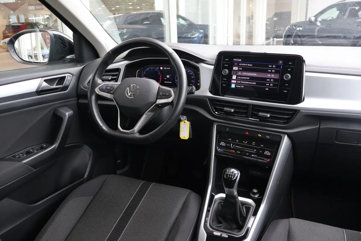1.0 TSI 110pk Life | Navigatie | PDC | Climate Control | Carplay