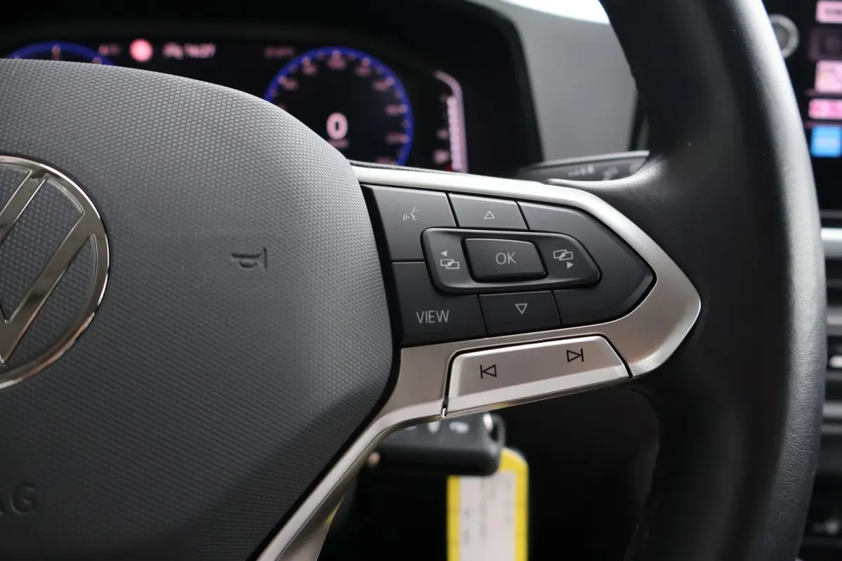1.0 TSI 110pk Life | Navigatie | PDC | Climate Control | Carplay