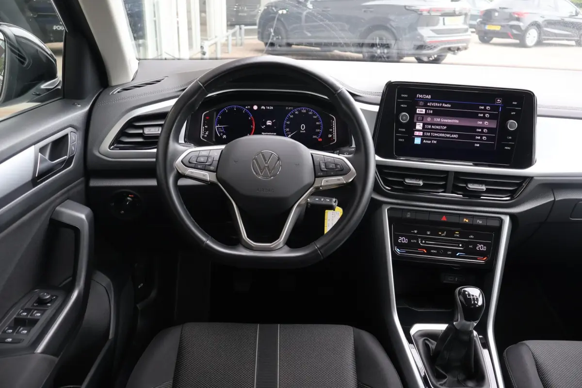 1.0 TSI 110pk Life | Navigatie | PDC | Climate Control | Carplay