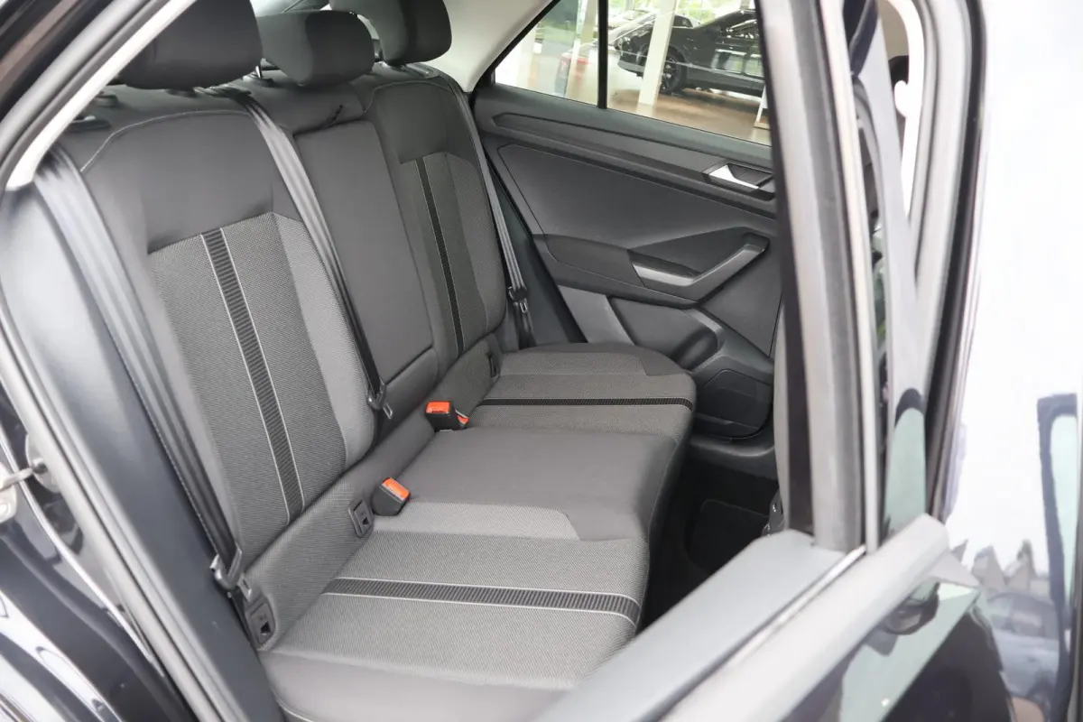 1.0 TSI 110pk Life | Navigatie | PDC | Climate Control | Carplay