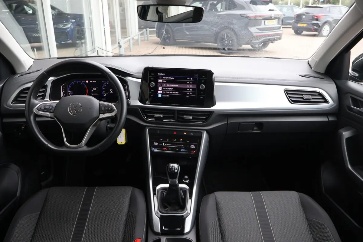 1.0 TSI 110pk Life | Navigatie | PDC | Climate Control | Carplay