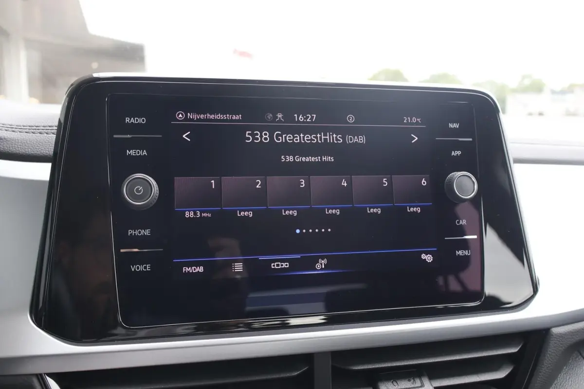 1.0 TSI 110pk Life | Navigatie | PDC | Climate Control | Carplay